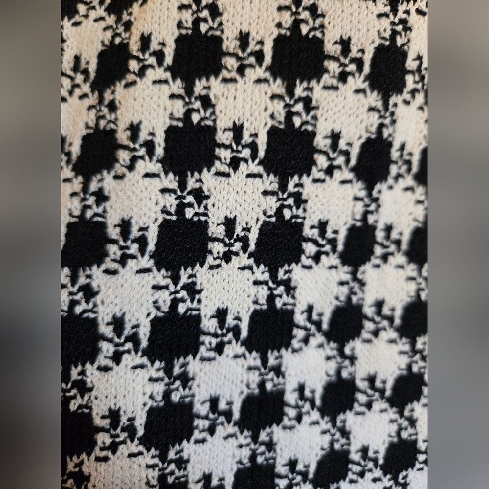 Vintage St. John Houndstooth Long Coat - Picture 4 of 4